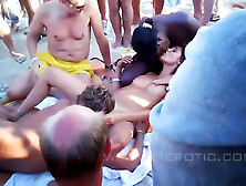 Outdoors Sex On A Naked Beach Relaxing The Crowd