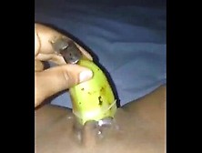 Novinha Gostosa Ficou Molhadinha Passando A Banana Na Buceta