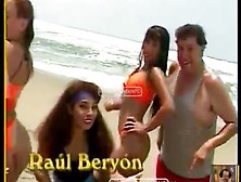 'risas Y Salsa' PresentacioÌn En La Playa