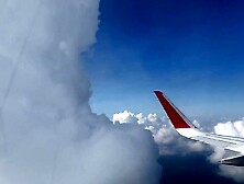 Делаю минет в самолете, пока меня не спалили с членом во рту