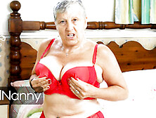 EUROPEMATURE Savana and her exciting slit