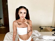 КТО ЭТА ДЕВУШКА В МОЁМ НОМЕРЕ ОТЕЛЯ?