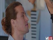 Brooklyn Gray - Shes The Boss 720p 2022 VHQ