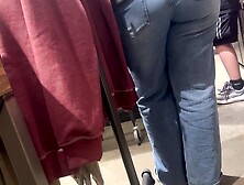 PAWG Worker hiding Ass in Baggy Jeans