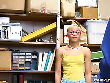 Lp officer screws the shoplyfter on top!