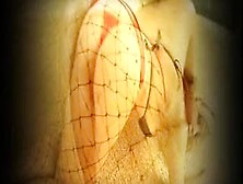 Loira fetichista sabe como excitar masturbando