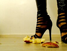 voedsel slopen met prachtige hakken, laat ik iets van deze ballen heel?