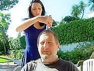 La coiffeuse espagnole aime bien la bite