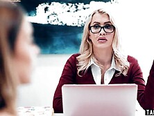 Moms boss Tasha Reign dyke sex revenge with her step-daughter