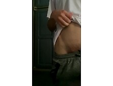 No me aguanto y me toco en la casa de mi'migo