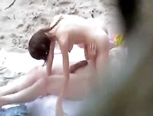 Amateur Couple Fucking At The Beach