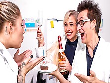 Mia Blow's big pussy video by Hitzefrei