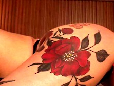 Big-Booty Babe Masturbates Noisily For Her Fans