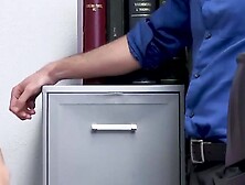 Seductive Jewelz Blu hardens Wrex Oliver's cock