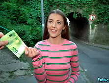 Pretty teen Sybil shows me her bubble nice ass on the street!