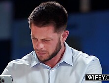 WIFEY Beautiful Hotwife mother I'd like to fuck Summer Starz Takes A Massive BBC Whilst Hubby Watches