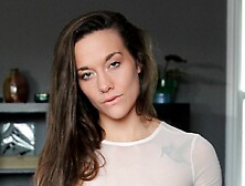 Gorgeous big-bottomed chick Rion Rhodes fucked in the cowgirl pose