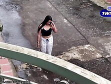 Teenie 18 Vecina Acepta Entrar Al Apartamento De Un Hombre Casado !
