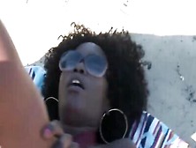 Lily,  belle black baisée en bondage sur une plage naturiste [Full Video]