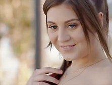 Het kinky buurmeisje is in voor alles