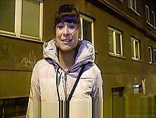 Fake agent casts amateur in public