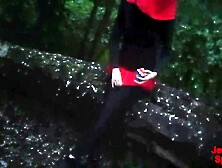 Hot parodia Sabrina Spellman, risolve il cubo di Rubik mentre fa un pompino nel bosco! Jenny Pink