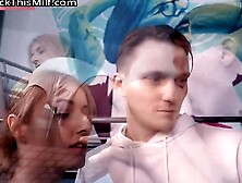 An unfamiliar couple decided to have sex in a hostel 5