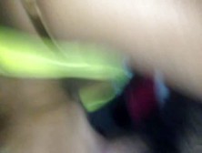 Girl receiva a call from her boyfriendo while suck