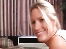 Emma Starr is fucking a lucky fan