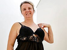 Striking Katka Nova at curvy xxx