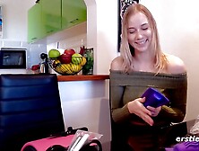 Ersties - Heiße Blondine Sirena Reitet Ihren Neuen Sybian In Den Orgasmushimmel