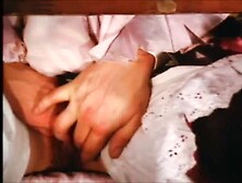 Vintage deutsche gegenseitige Masturbation am Tisch