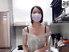 I just finished cutting my hair,  and I wanted to wash the dishes properly,  but I was suddenly inserted into my vagina