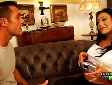 Lara Tinelli follándose al guiri