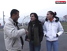 Sletje slikt zaad uit een druipend aarsje