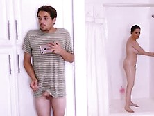 Rukken op je sexy stiefmoeder