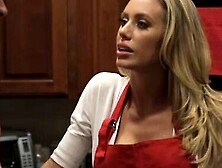 Nicole Anistons Scorching Kitchen Affair A Night to Remember