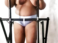 Showing pussy in the gym